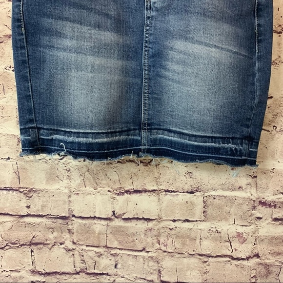 KanCan Light Wash Raw Hem Denim Mini Skirt - Picture 3 of 10